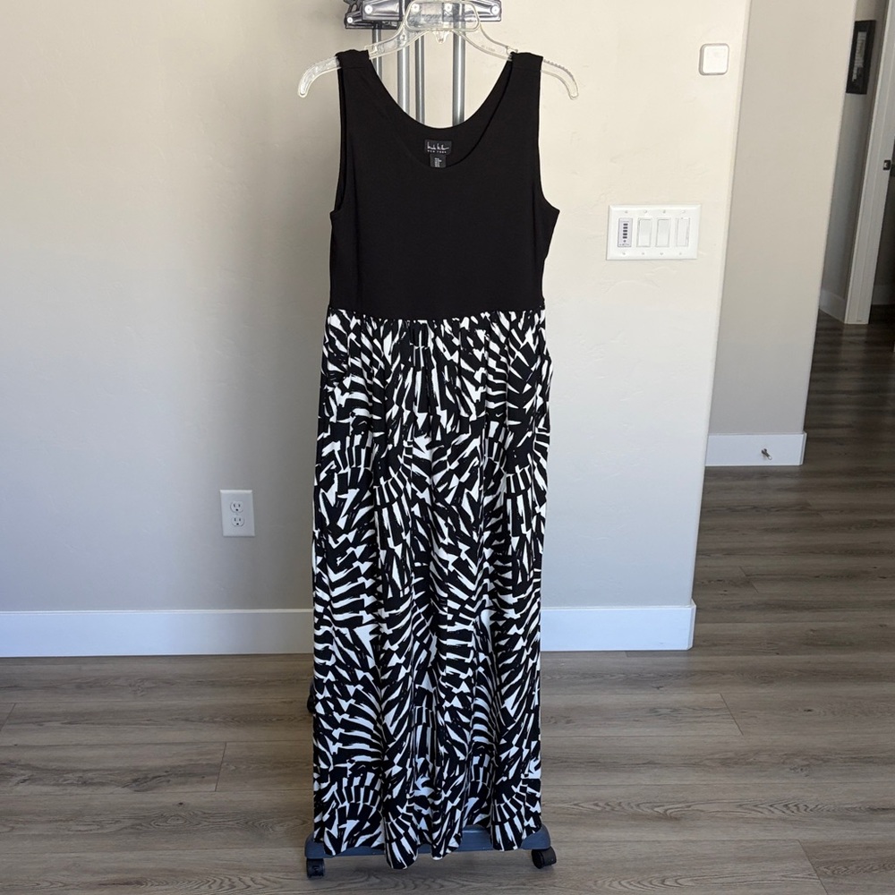 Nicole Miller New York Black & White Maxi Dress (Med)